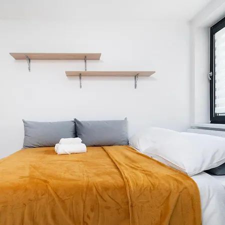 Urban Serenity #10 By Bookinghost Apartman Łódź