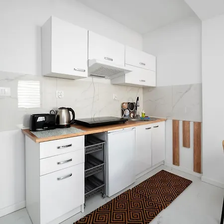 Urban Serenity #10 By Bookinghost Apartman *